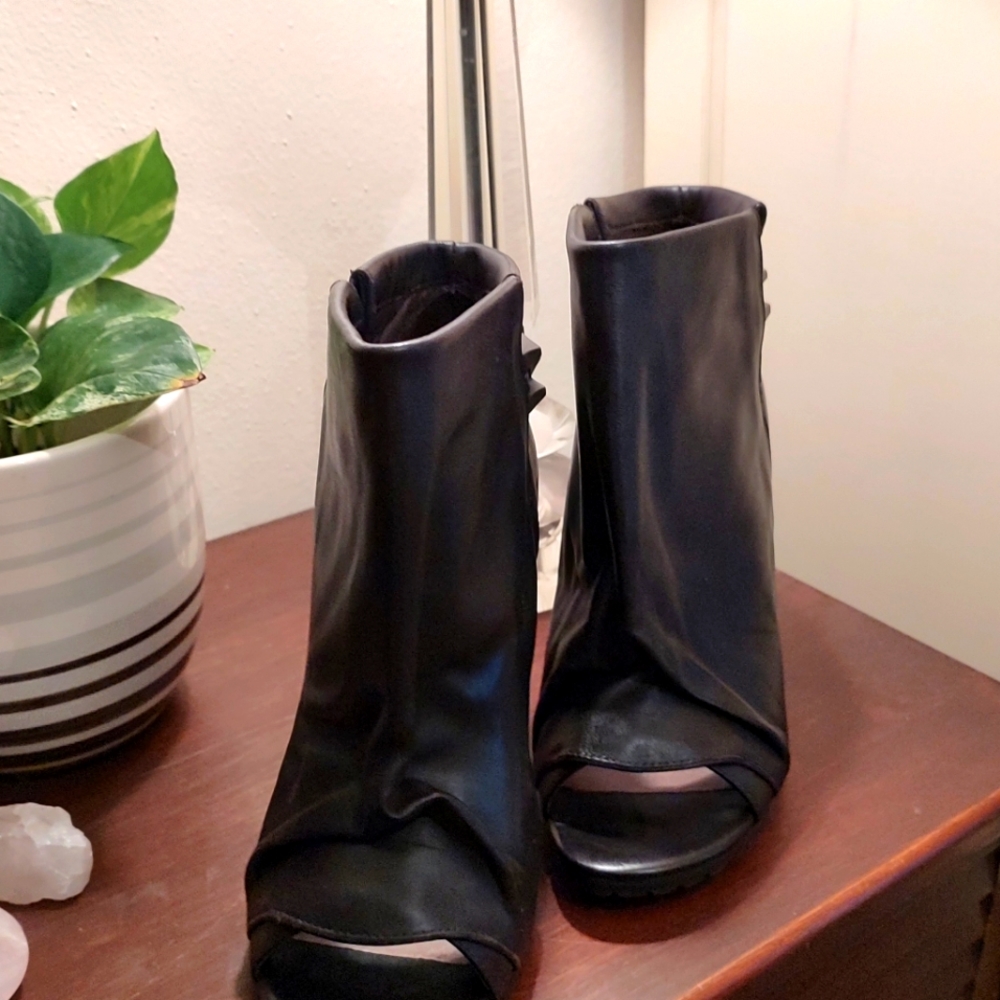 Sexy Black Ankle Boot by Lisa for Donald J. Pliner